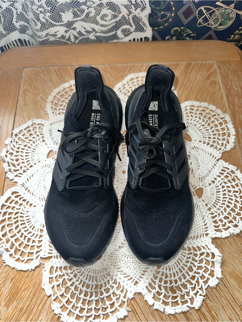 Preowned Women’s Adidas Ultraboost 22
Size 9 Running Shoes 
Excellent condition